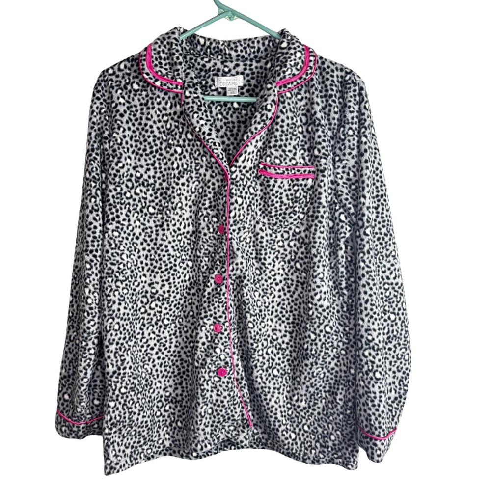 3/$20 Celestial Dreams Leopard Print Pajama Top with Pink Accents Size Large